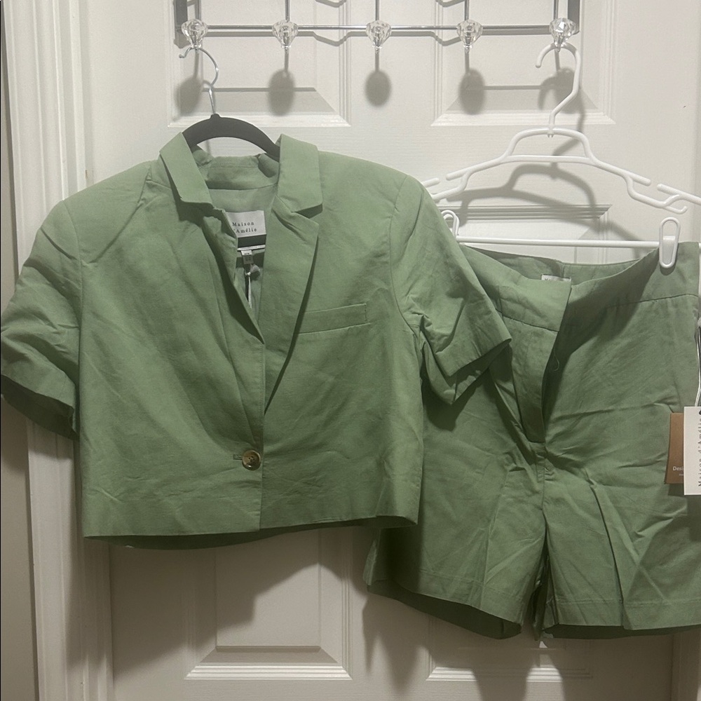 Maison d’ Amelie Green Linen Women's Suit Set, cropped jacket